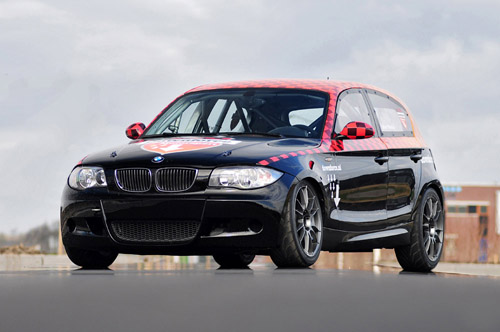 De BMW 130i past perfect binnen het reglement van de Sport-divisie van de DSC